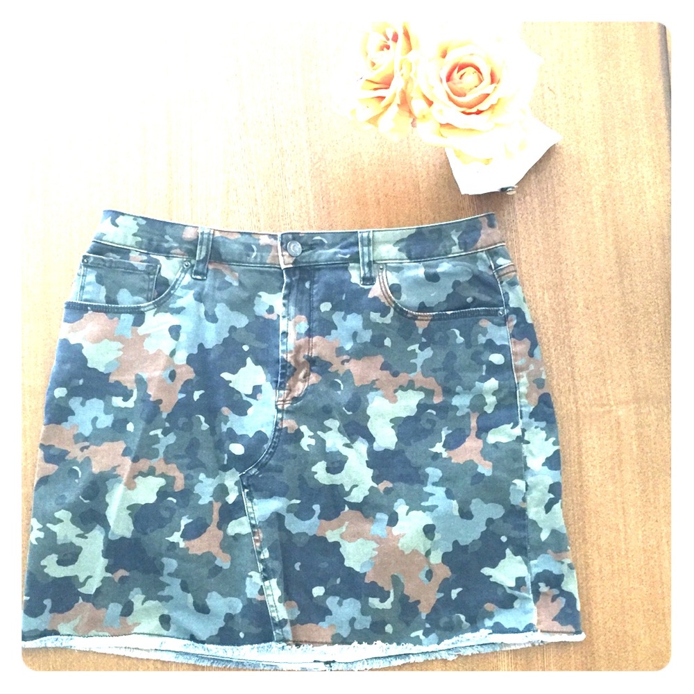 Cute navy print orange and green skirt